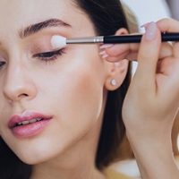 Cách trang điểm mắt đơn giản cho lần đầu makeup siêu xinh
