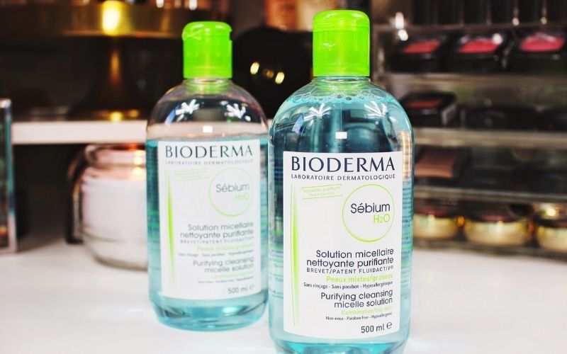 Cách sử dụng nước tẩy trang dành cho da nhờn và da mụn Bioderma Sebium H2O (màu xanh)