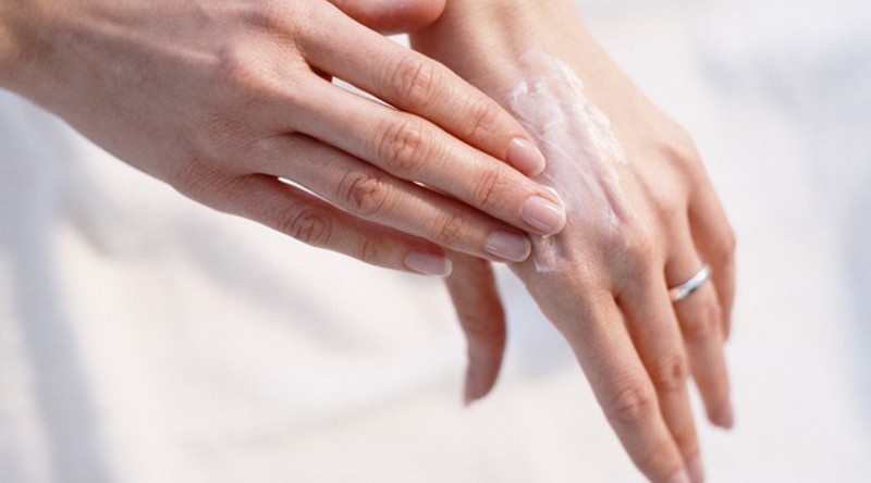 Bạn cần phải vệ sinh tay thường xuyên để giữ tay sạch đẹp