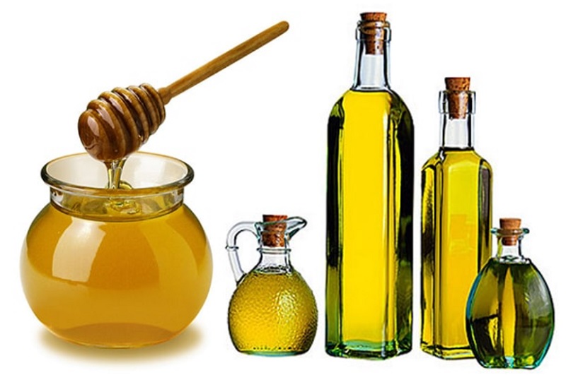 Dưỡng da mặt bằng mật ong và dầu oliu