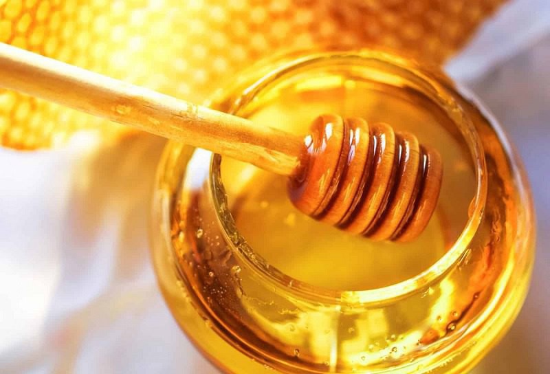 Mật ong giúp kháng khuẩn, cấp ẩm cho da rất tốt