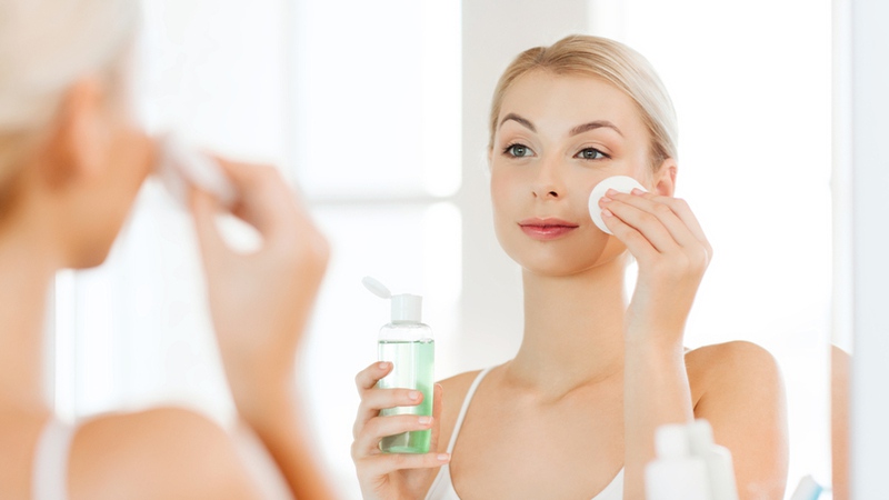 Làm sạch da mặt là bước quan trọng trước khi sử dụng dưỡng ẩm Klairs