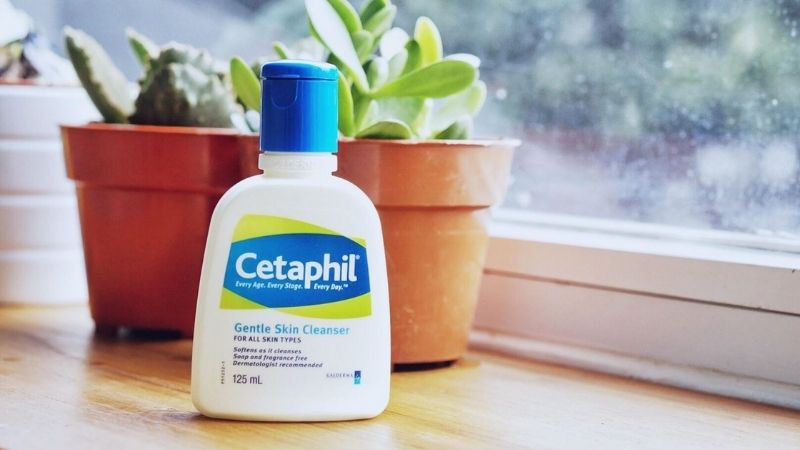 Chăm sóc da mụn ẩn với sữa rửa mặt Cetaphil