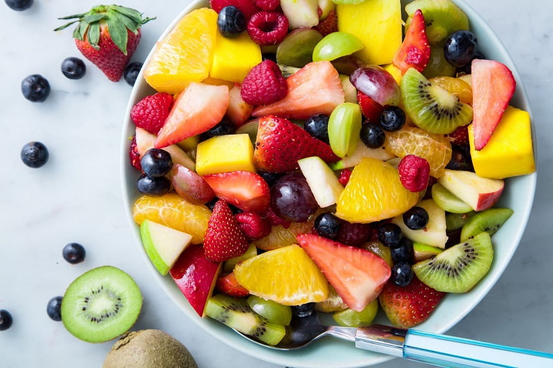 Sau lăn kim bạn nên tăng cường bổ sung rau củ quả, trái cây vào thực đơn hàng ngày