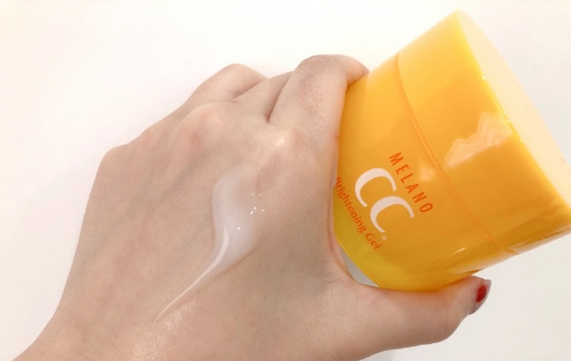 Melano CC Vitamin C Brightening Gel của Nhật Bản