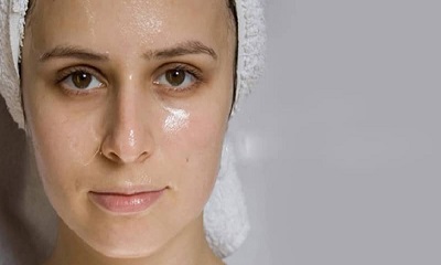 Làn da dầu thường khiến bạn gặp nhiều vấn đề về da