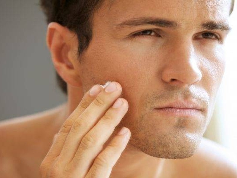 Trên thực tế, làn da của nam giới dễ gặp các vấn đề về da liễu nghiêm trọng hơn phái nữ