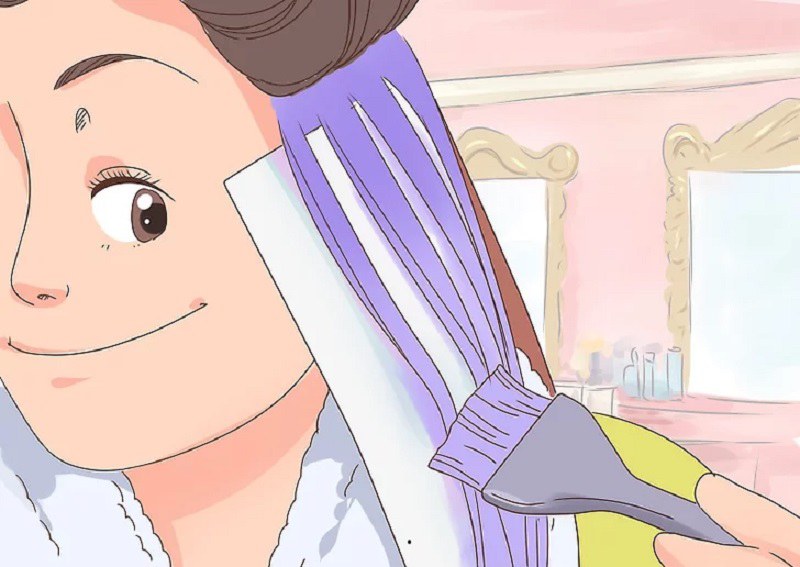 Sử dụng khăn giấy đặt dưới lọn tóc bạn vừa xử lý xong