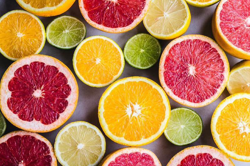 Vitamin C có trong trái cây có mũi giúp tăng sinh collagen tự nhiên
