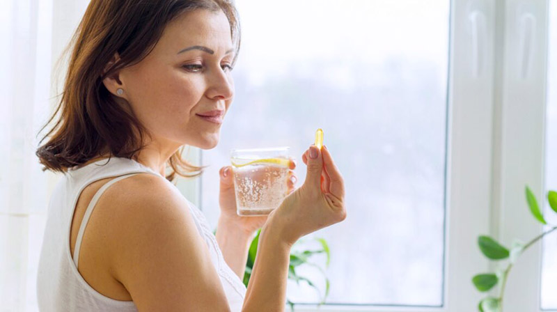 Nữ giới nên uống collagen vào buổi sáng hoặc buổi tối