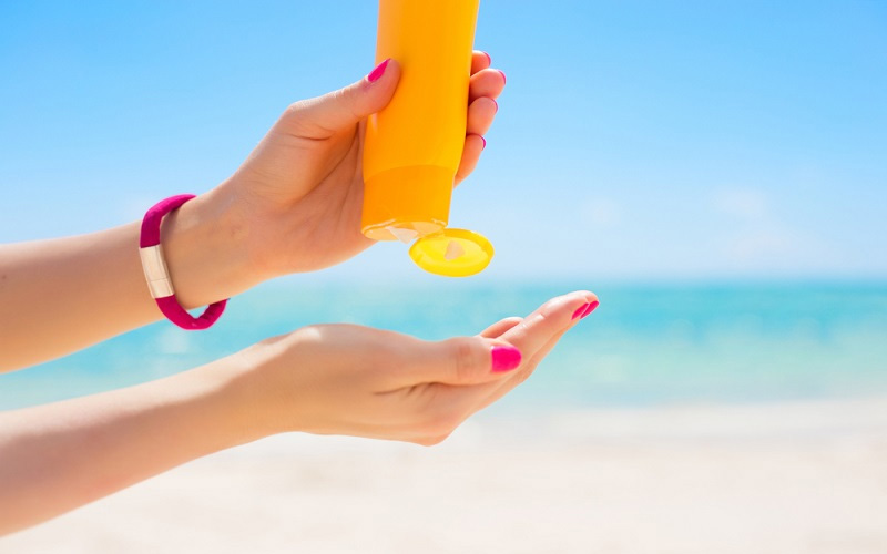 Sử dụng kem chống nắng hàng ngày để bảo vệ da tối đa