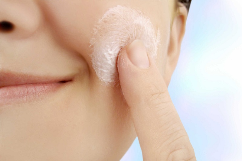 Skincare cho da khô cũng cầu kỳ như da mụn hay da nhạy cảm