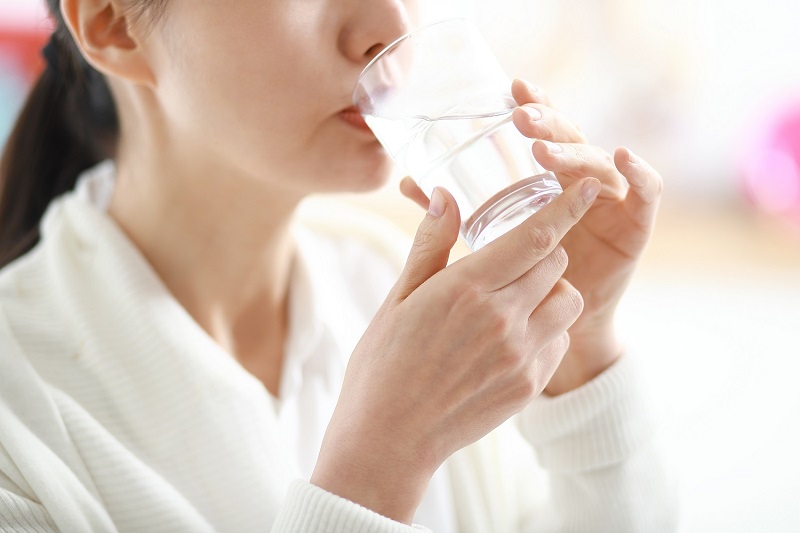 Sau quá trình điều trị nên uống ít nhất 2 lít nước mỗi ngày
