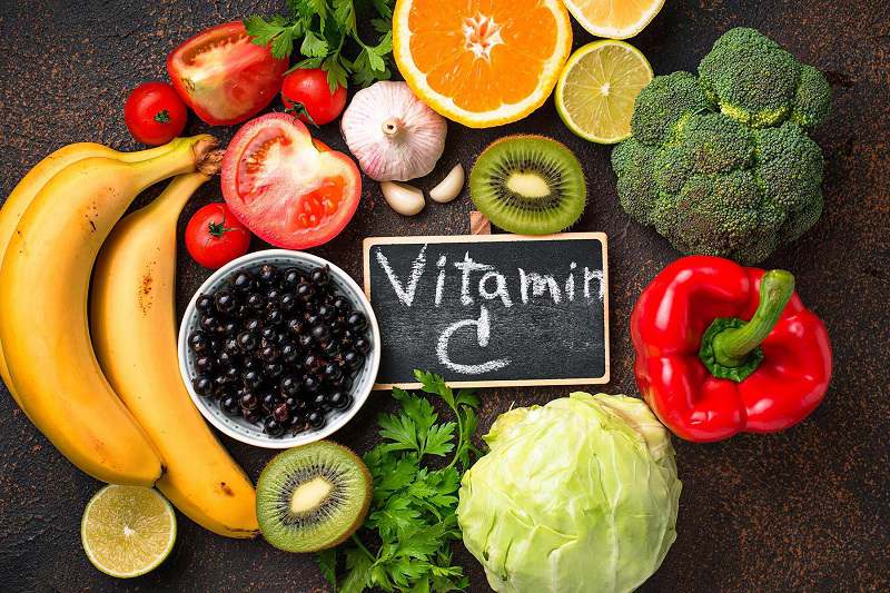 Bạn nên bổ sung thêm nhiều vitamin C vào chế độ ăn uống hàng ngày
