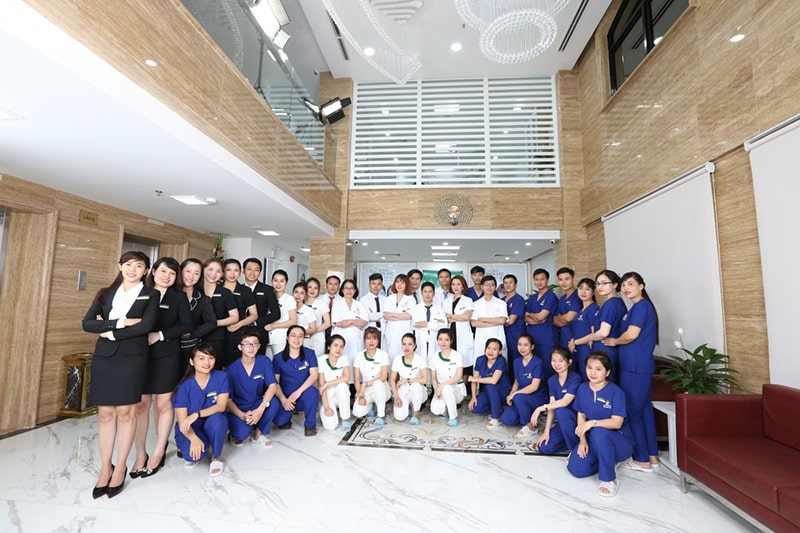 Đội ngũ bác sĩ, chuyên viên, nhân viên của Thẩm mỹ viện Đông Á